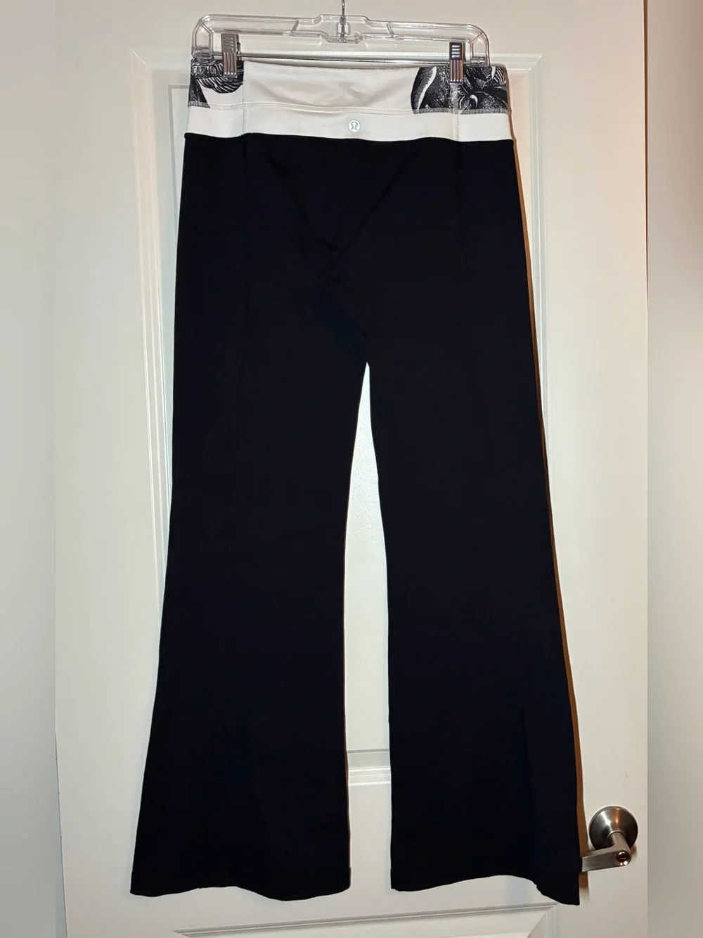 Vintage Lululemon Groove Pant (Regular) in Black/Laceoflage Polar Cream Black 8